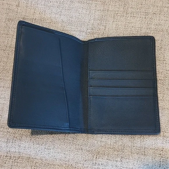 Leatherology Passport Cover 🔵 Blue Discrete Initials *LMJ* - Picture 4 of 6